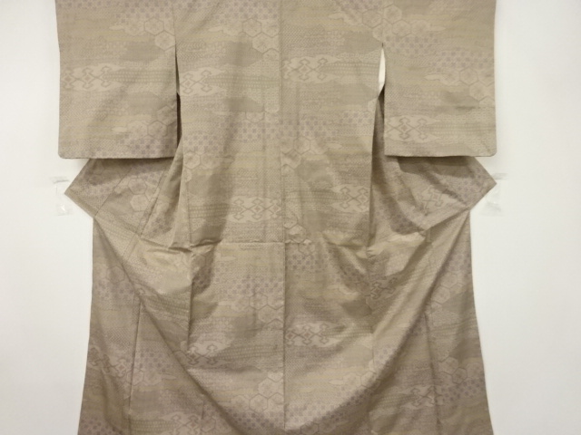 霞に花模様織出し本場大島紬着物